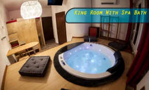 Отель 4Roomz  Болонья